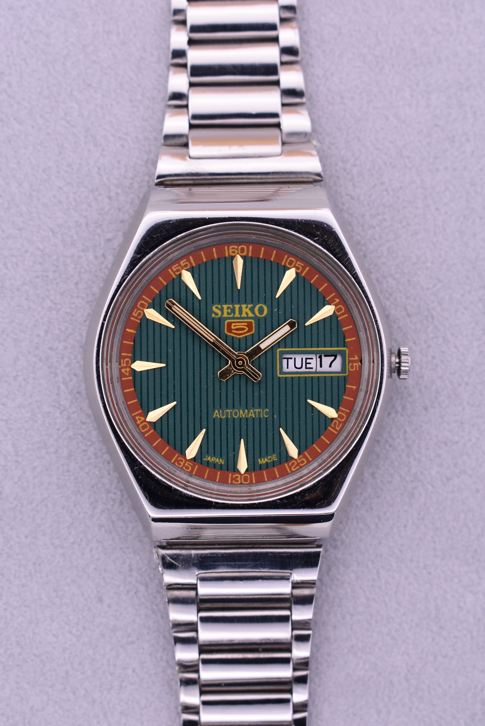 Vintage Seiko 5 Watermelon Day Date Watch 1980s Ref. 6309