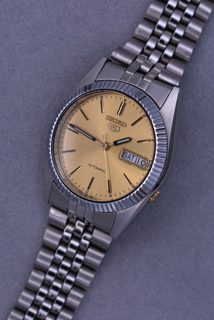 Vintage Seiko 5 Day-Date Watch, 1990s (7009-3110)